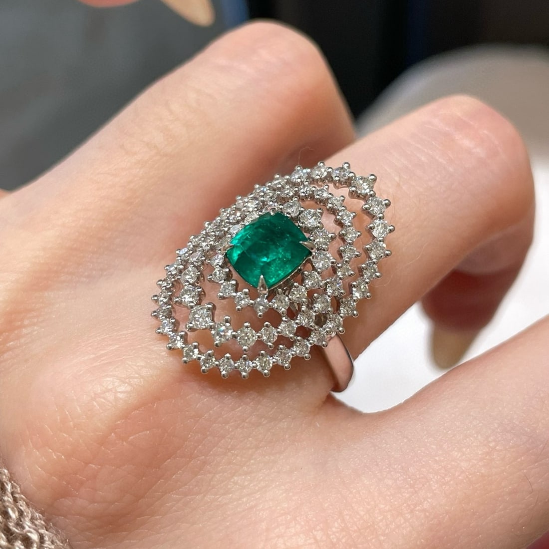 14k Gold 2.22 Ctw Vivid Green Natural Emerald & Diamond Ring - 7