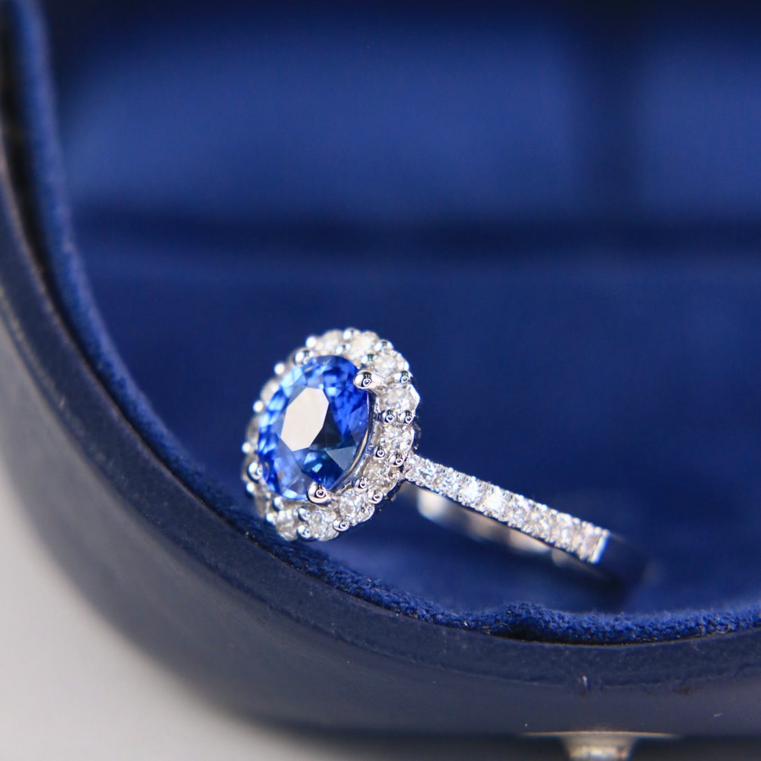 14k Gold 1.85 Ctw Natural Sapphire & Diamond Ring - 3