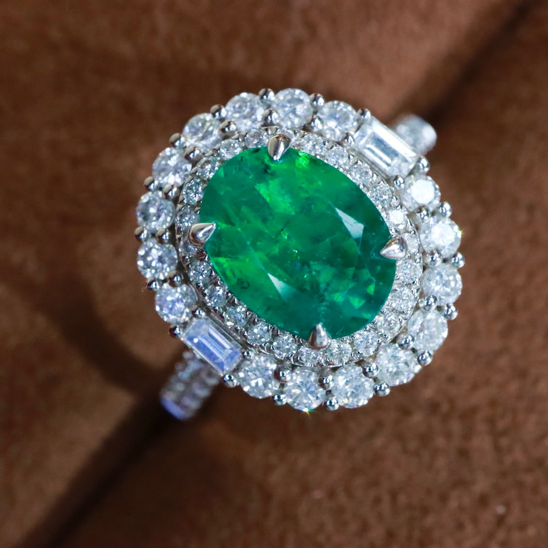 14k Gold 1.96 Ctw Vivid Green Natural Emerald & Diamond Ring/pendant( Without Chain ): Ref:231112202 // gold content:14k gold // ring size:7. 25us // // main gemstone:emerald // shape:oval // carat weight:1. 17ct // color:vivid green // treatment:natural // // adjacent gemstone 2 :