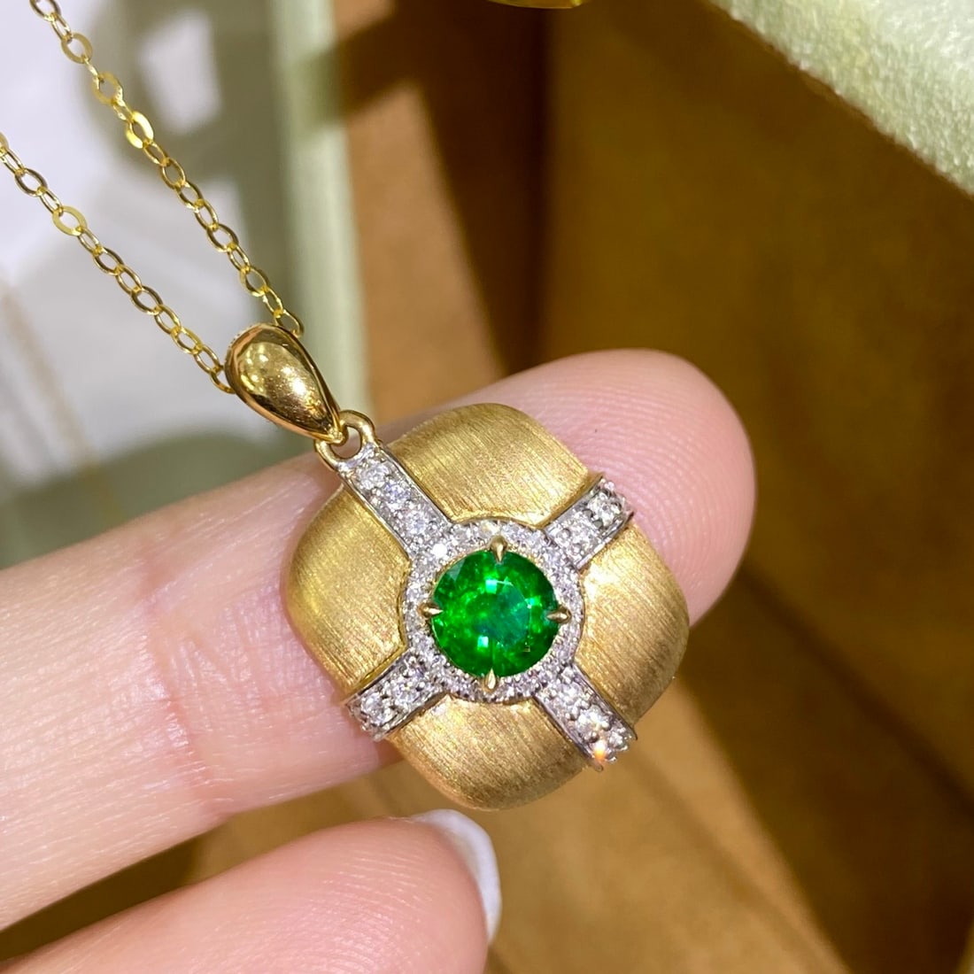 14k Gold 0.58 Ctw Vivid Green Natural Emerald & Diamond Pendant( Without Chain ) - 2