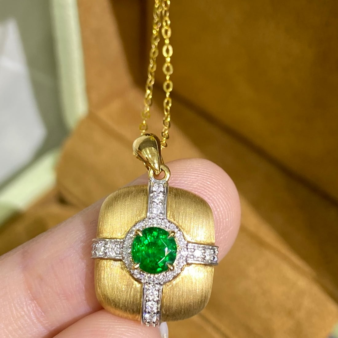 14k Gold 0.58 Ctw Vivid Green Natural Emerald & Diamond Pendant( Without Chain ) - 3