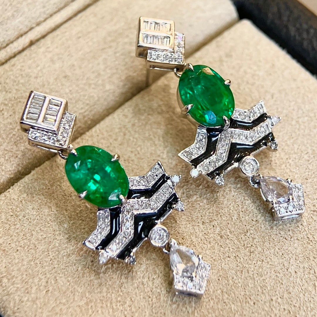 14k Gold 2.86 Ctw Vivid Green Natural Emerald & Diamond Earrings - 4