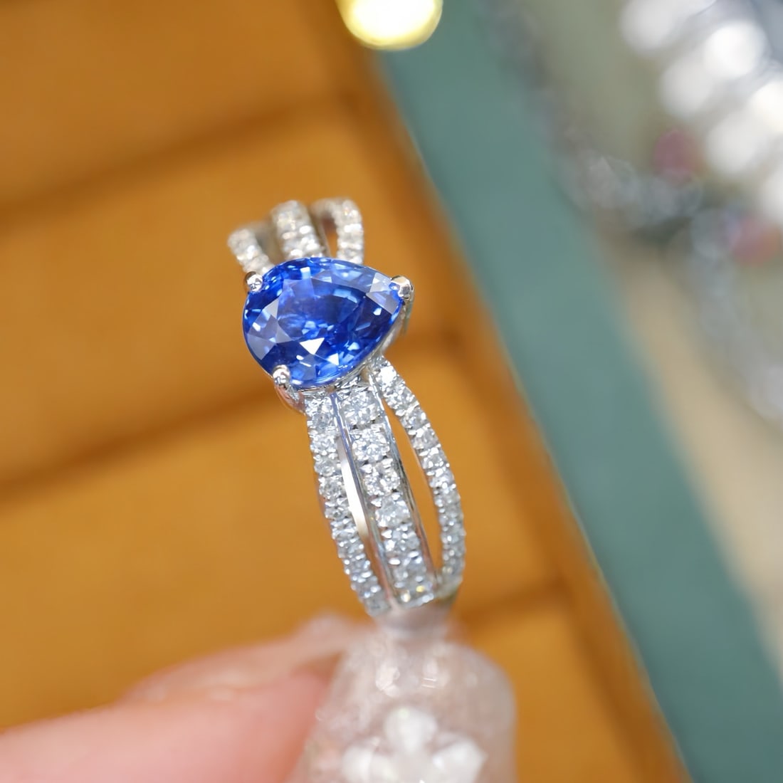 14k Gold 1.34 Ctw Natural Sapphire & Diamond Ring - 3