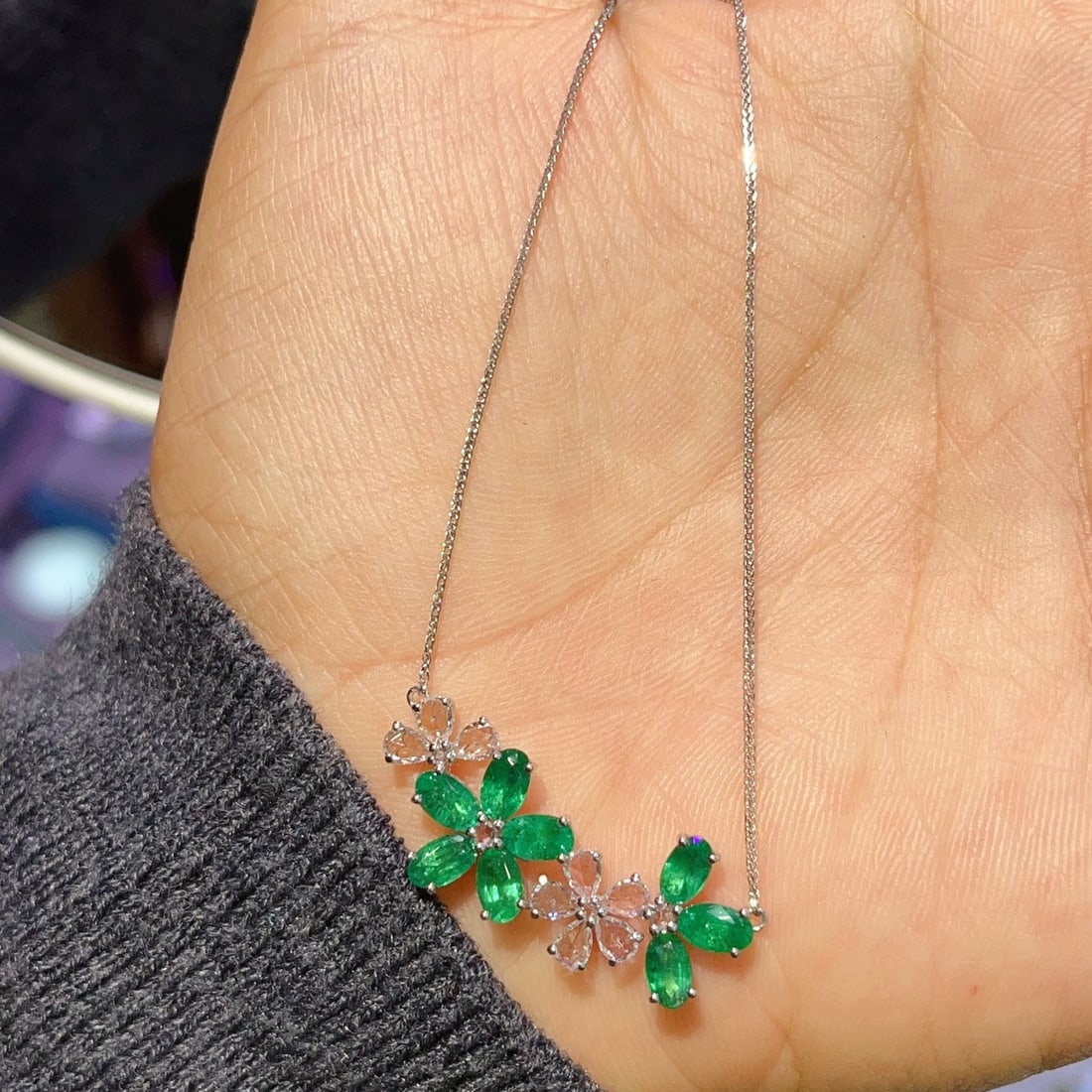 14k Gold 2.80 Ct Natural Emerald & Sapphire Necklace - 3