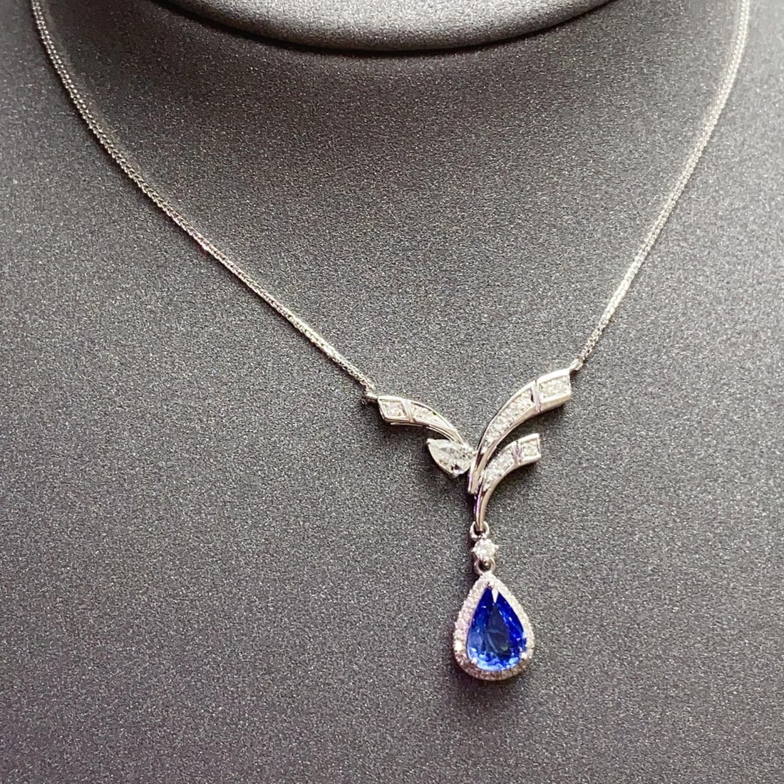 14k Gold 1.00 Ct Natural Sapphire & Diamond & Sapphire Necklace - 6