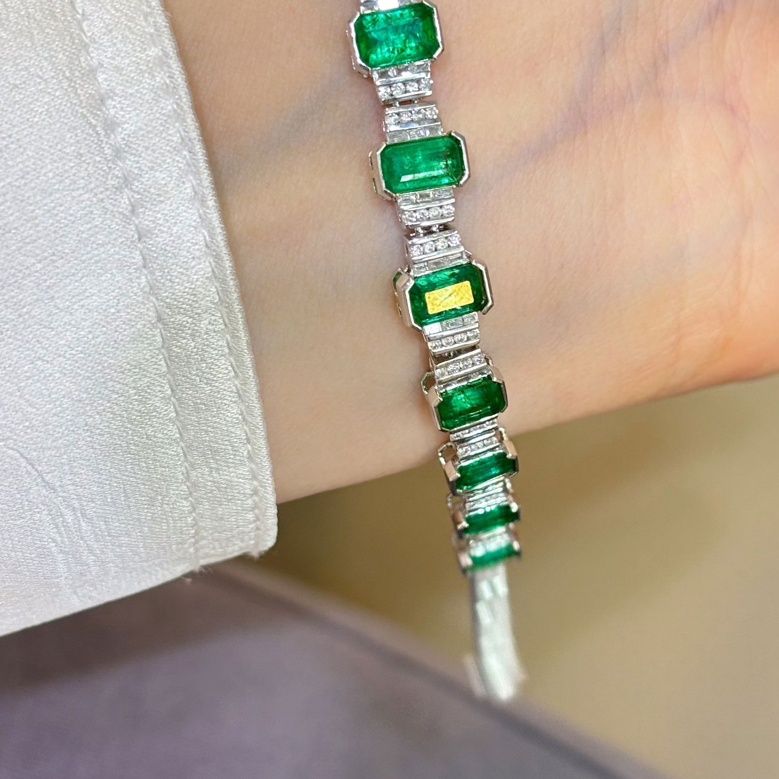 14k Gold 4.1 Ct Natural Emerald & Diamond Bracelet - 3