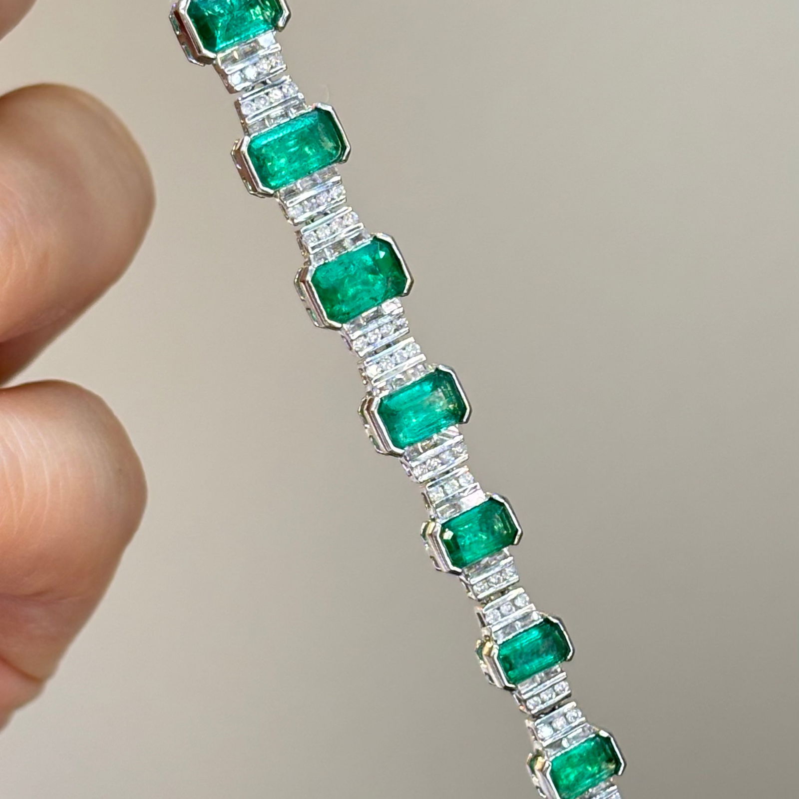 14k Gold 4.1 Ct Natural Emerald & Diamond Bracelet - 6