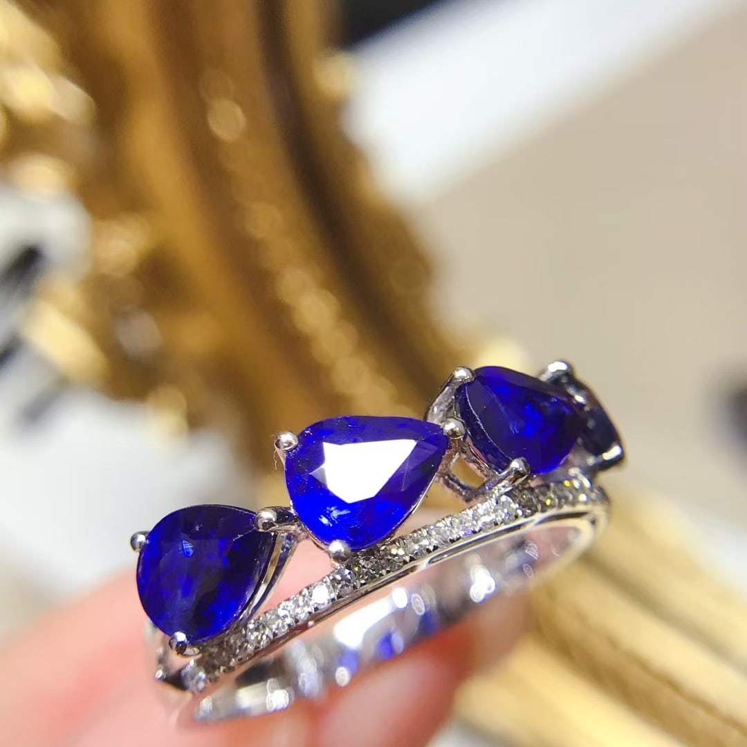 14k Gold 2.7 Ct Vivid Blue Natural Sapphire & Diamond Ring - 3