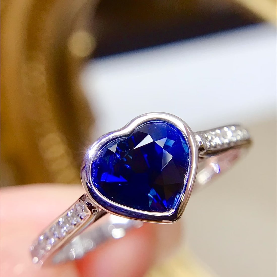 14k Gold 1.43 Ctw Vivid Blue Natural Sapphire & Diamond Ring - 2