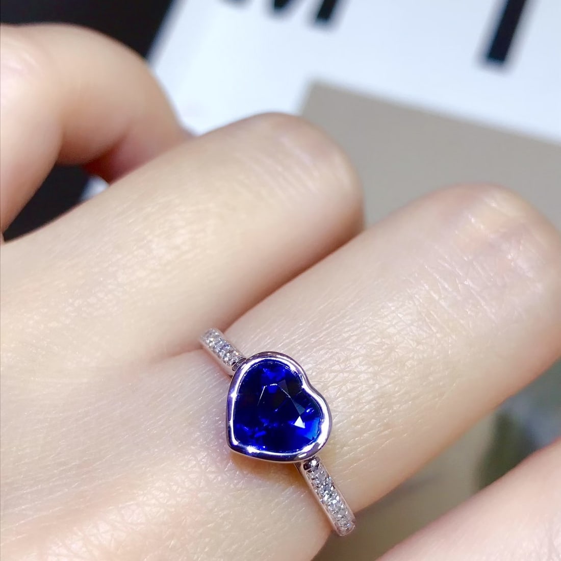 14k Gold 1.43 Ctw Vivid Blue Natural Sapphire & Diamond Ring - 4