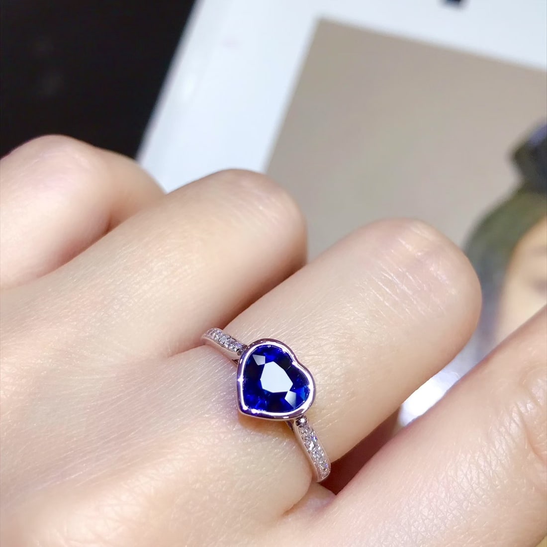 14k Gold 1.43 Ctw Vivid Blue Natural Sapphire & Diamond Ring - 5