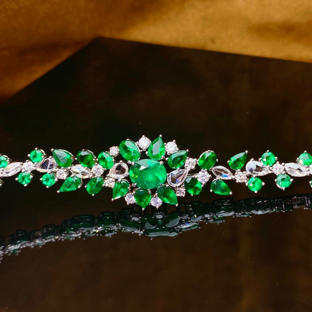 14k Gold 8.88 Ctw Vivid Green Natural Emerald & Diamond Bracelet - 3