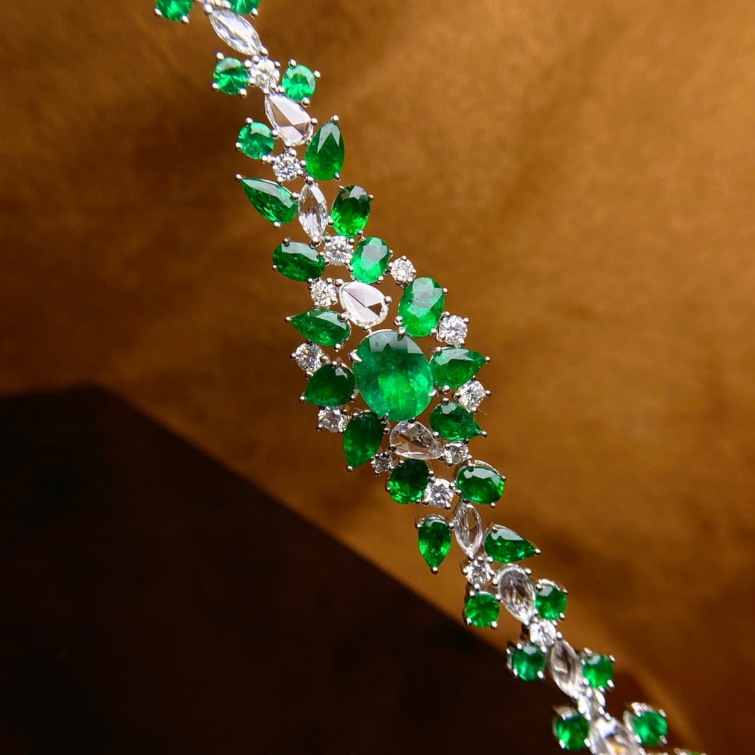 14k Gold 8.88 Ctw Vivid Green Natural Emerald & Diamond Bracelet - 4