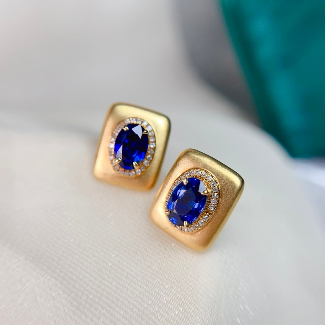 14k Gold 1.40 Ct Natural Sapphire & Diamond Earrings - 4