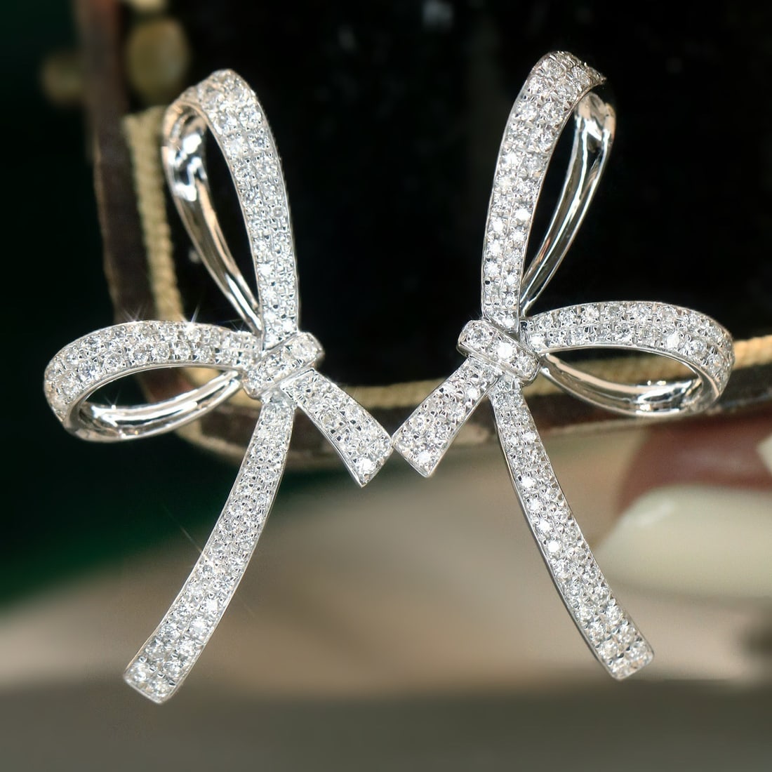 14k Gold 0.58 Ct Natural H Diamond Earrings: Ref:231112277 // gold content:14k gold // main gemstone:diamond // shape:round // carat weight:0. 58ct // clarity grade:vs-si // color:h // treatment:natural // cut grade:g // Condition: NewLow