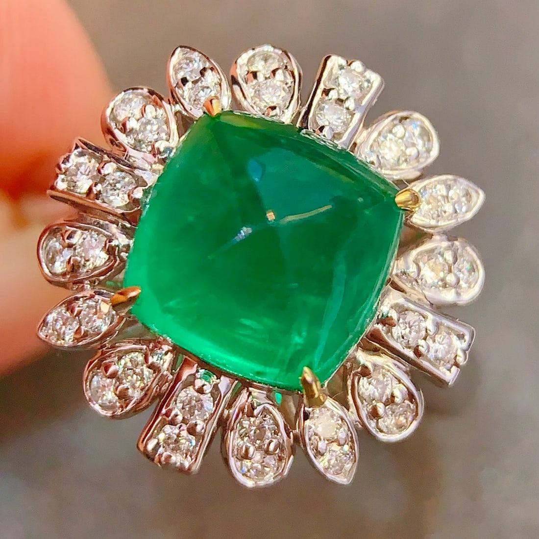 14k Gold 4.05 Ct Natural Emerald & Diamond Ring - 5