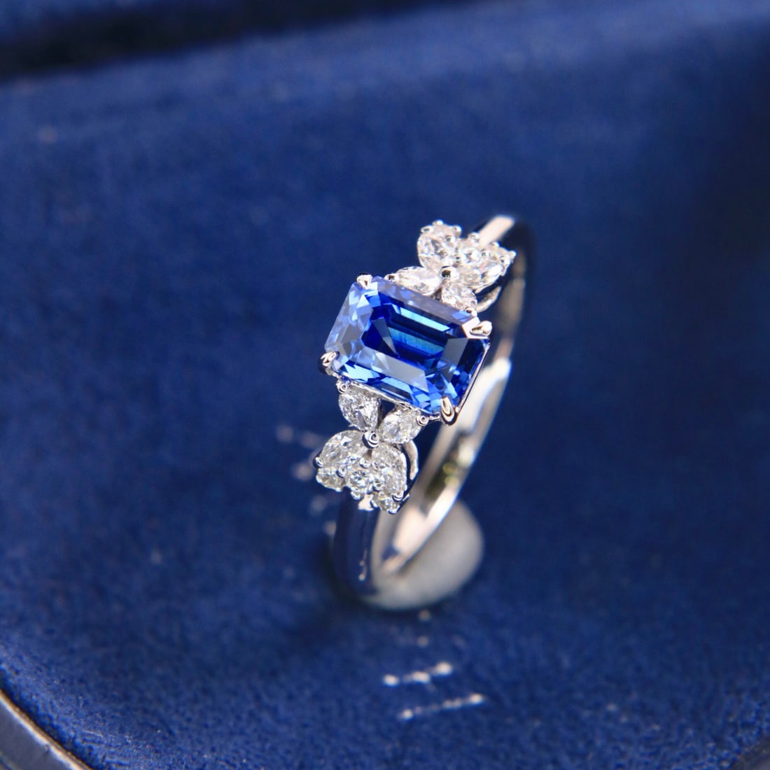 14k Gold 2.06 Ctw Natural Sapphire & Diamond Ring - 4