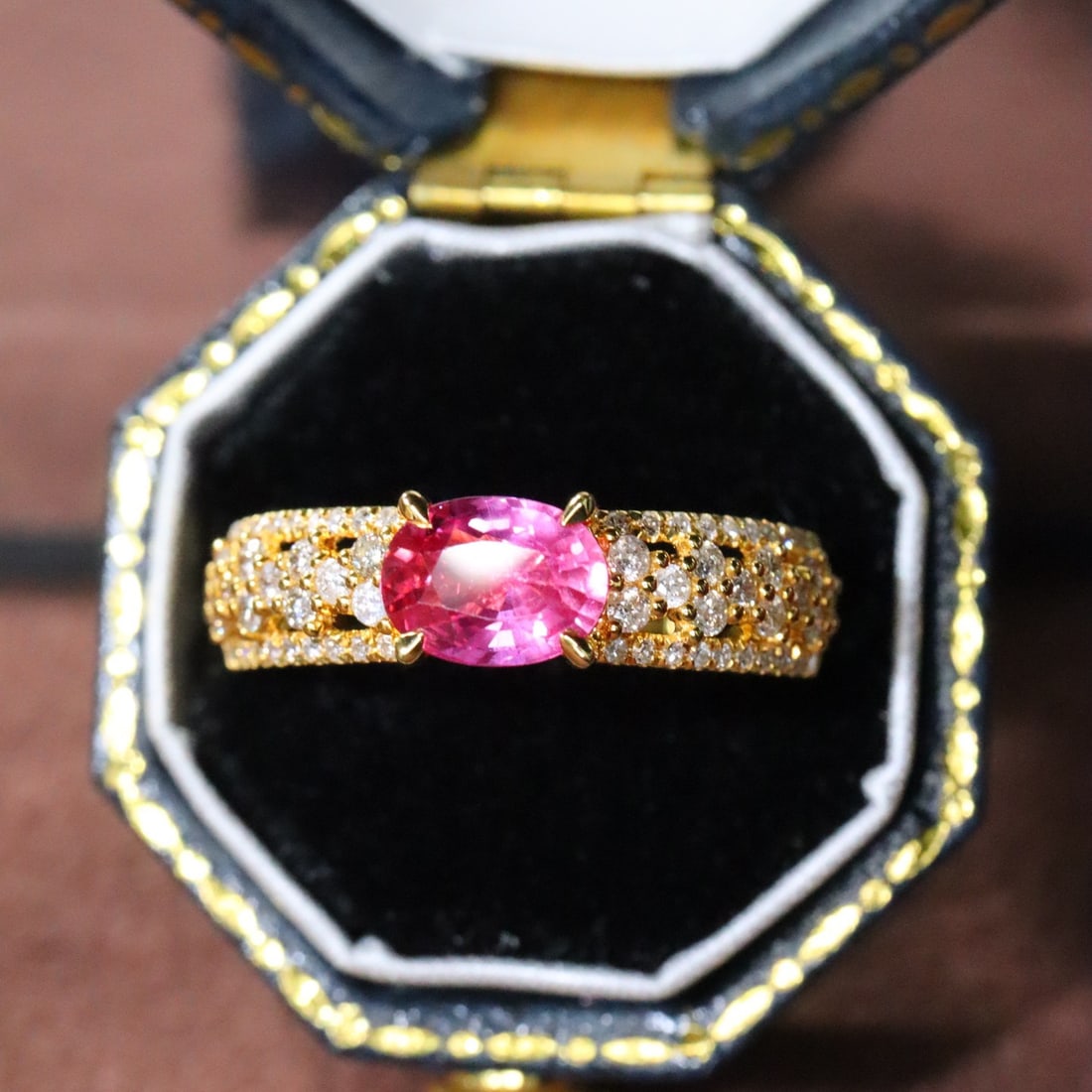 14k Gold 1.11 Ctw Natural Ruby & Diamond Ring: Ref:231112321 // gold content:14k gold // ring size:7. 25us // // main gemstone:ruby // shape:oval // carat weight:0. 75ct // color:red // treatment:natural // // adjacent gemstone 2 : diamond // shap