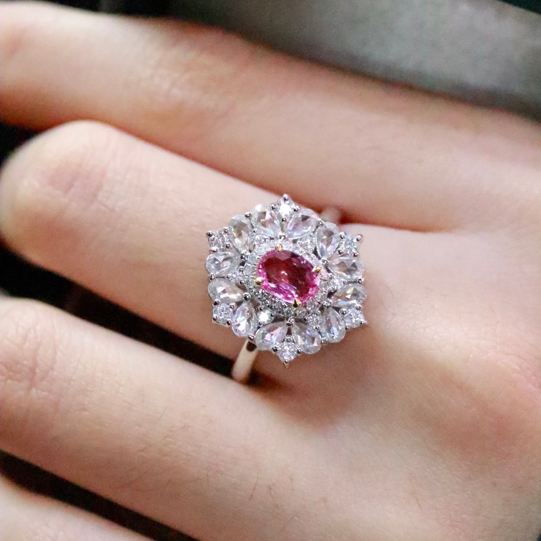 14k Gold 0.78 Ctw Natural Padparadscha Sapphire & Diamond Ring - 5