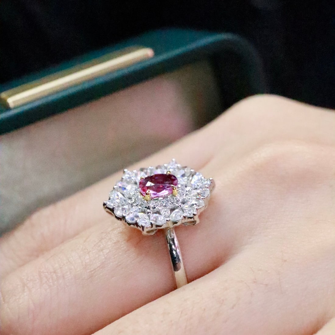 14k Gold 0.78 Ctw Natural Padparadscha Sapphire & Diamond Ring - 6