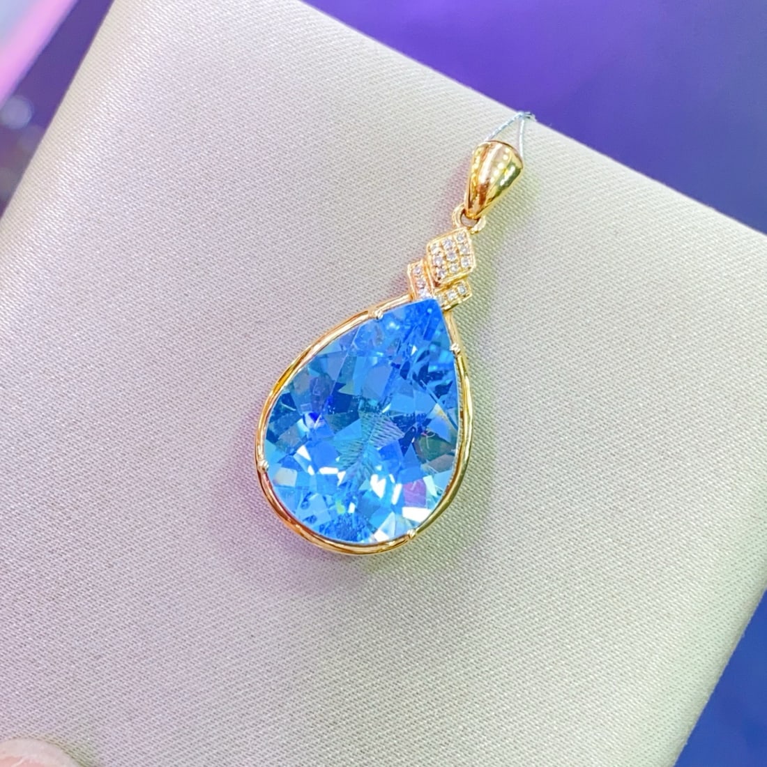 14k Gold 12.79 Ctw Natural Topaz & Diamond Pendant( Without Chain ) - 4