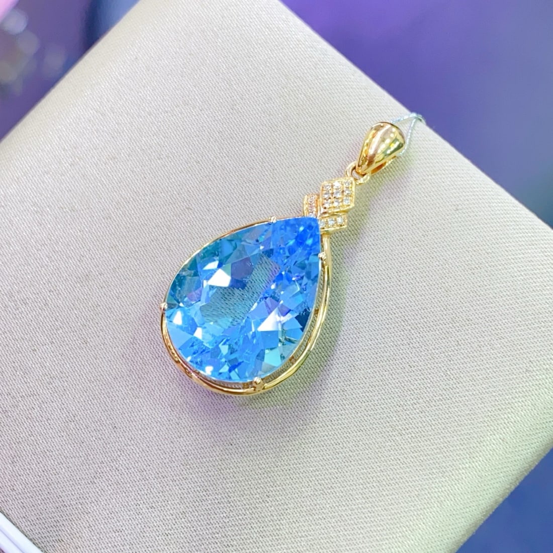 14k Gold 12.79 Ctw Natural Topaz & Diamond Pendant( Without Chain ) - 6