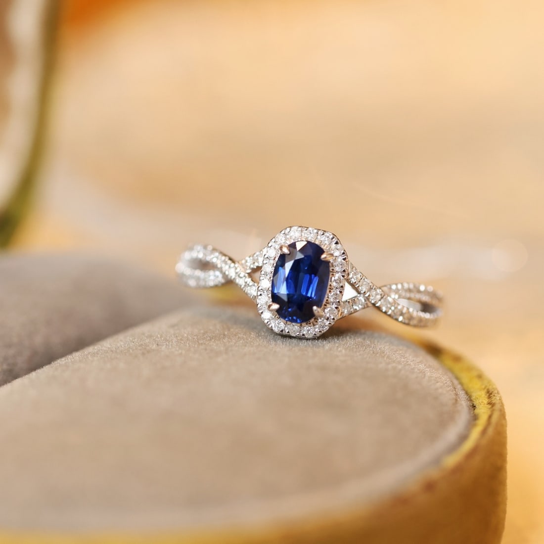 14k Gold 0.87 Ctw Natural Sapphire & Diamond Ring: Ref:231112368 // gold content:14k gold // ring size:7. 25us // // main gemstone:sapphire // shape:oval // carat weight:0. 6ct // color:blue // treatment:natural // // adjacent gemstone 2 : diamond