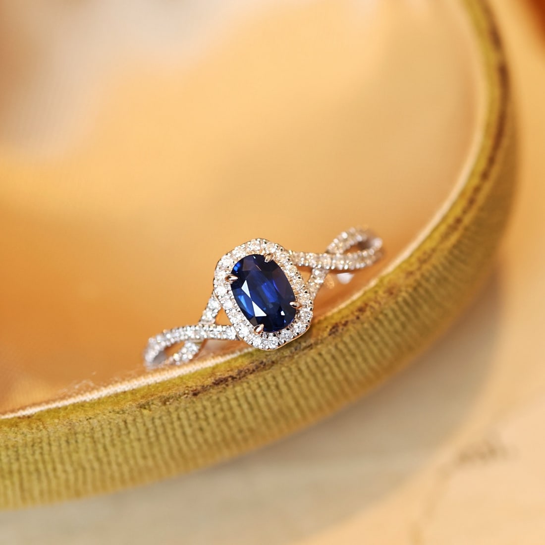 14k Gold 0.87 Ctw Natural Sapphire & Diamond Ring - 3