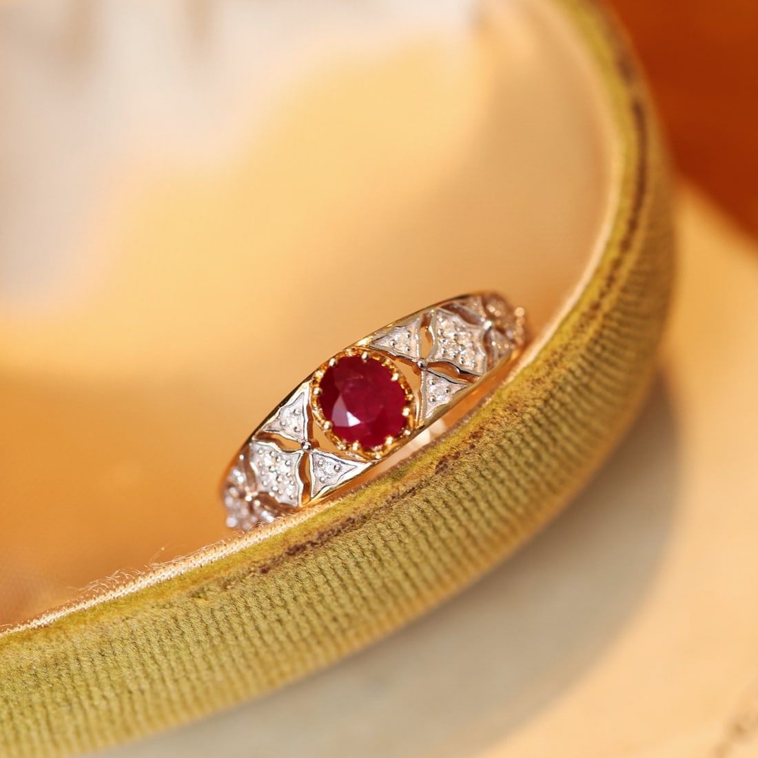 14k Gold 0.66 Ctw Natural Ruby & Diamond Ring - 4