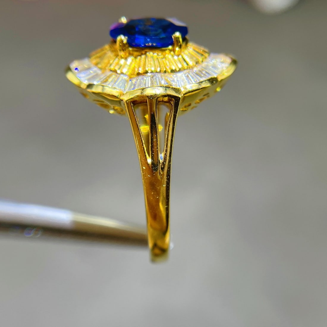 14k Gold 2.03 Ctw Natural Sapphire & Diamond Ring - 4