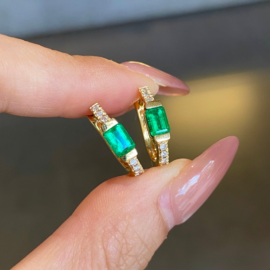 14k Gold 1.30 Ctw Vivid Green Natural Emerald & Diamond Earrings - 2