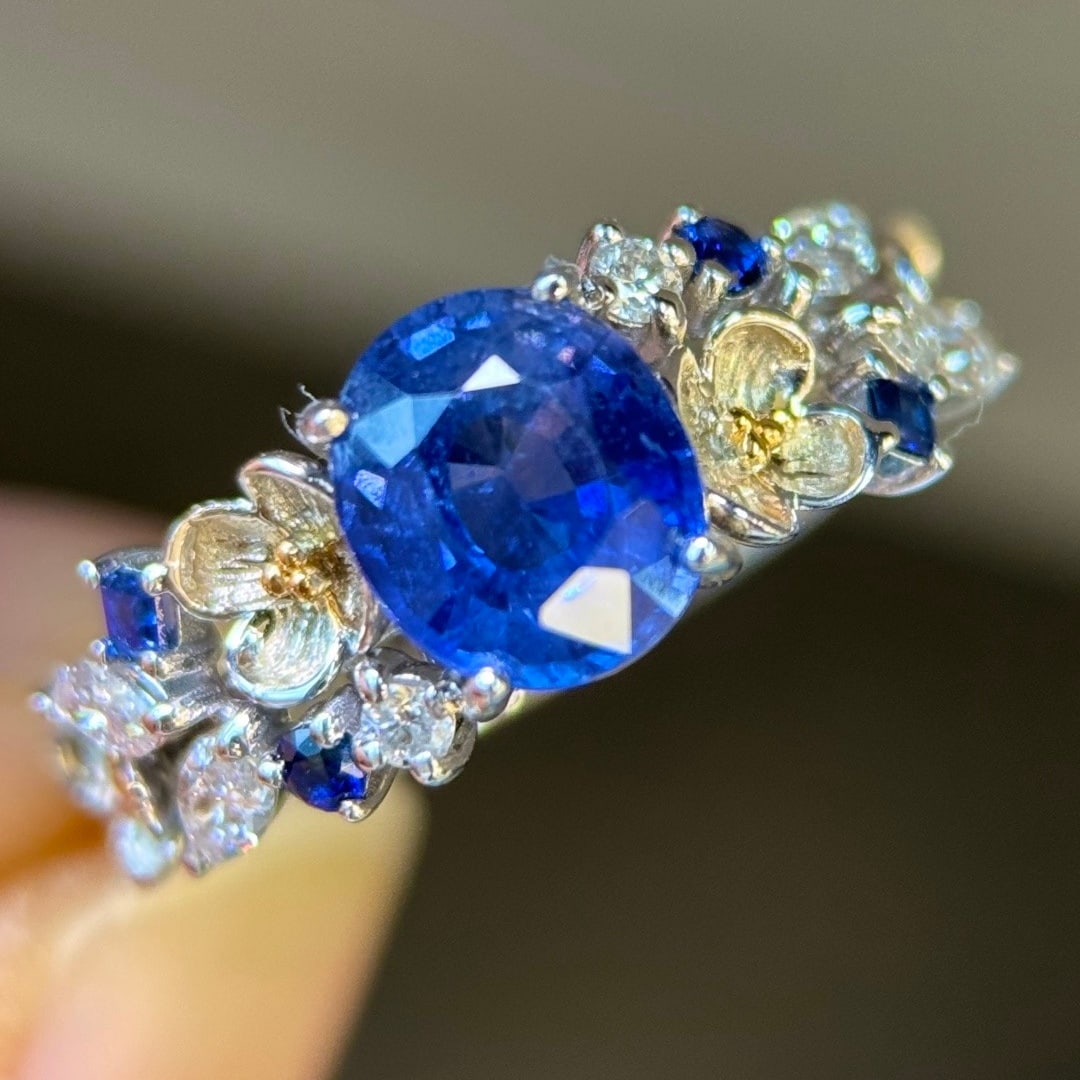 14k Gold 1.83 Ctw Natural Sapphire & Diamond Ring: Ref:231112410 // gold content:14k gold // ring size:7. 25us // // main gemstone:sapphire // shape:oval // carat weight:1. 50ct // color:blue // treatment:natural // // adjacent gemstone 2 :