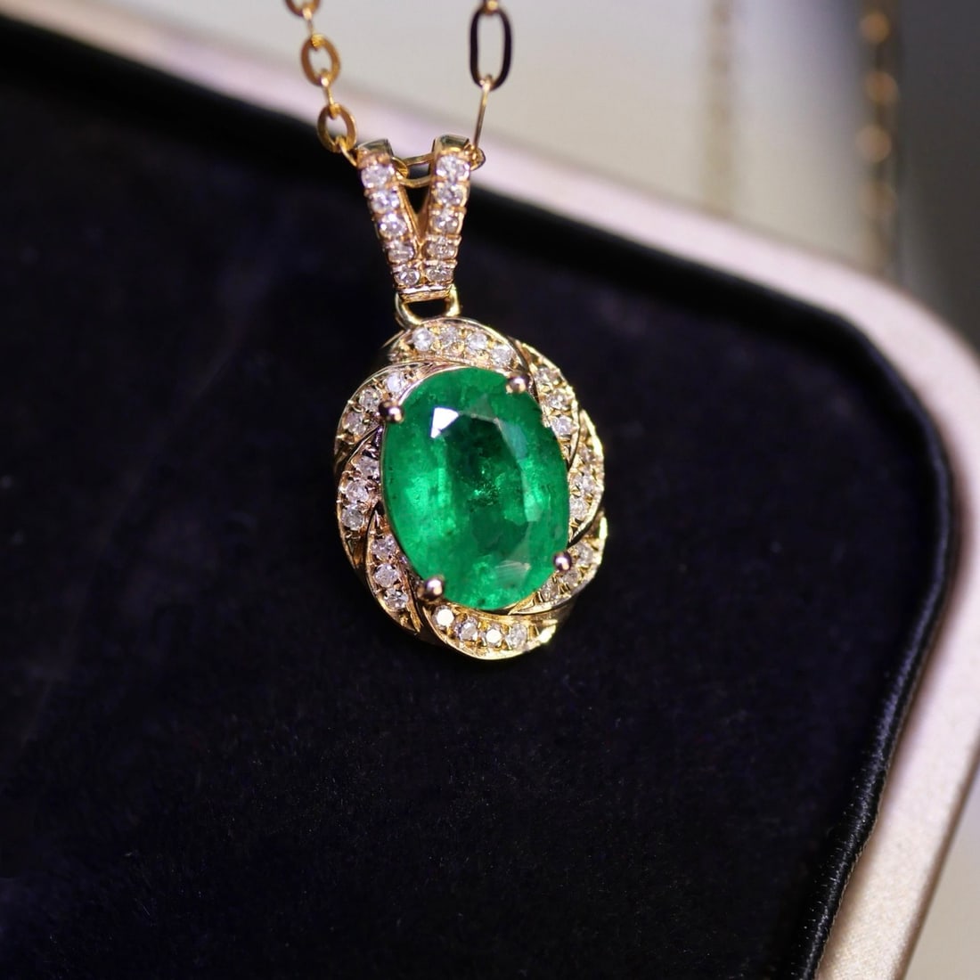 14k Gold 1.18 Ctw Vivid Green Natural Emerald & Diamond Pendant( Without Chain ) - 2