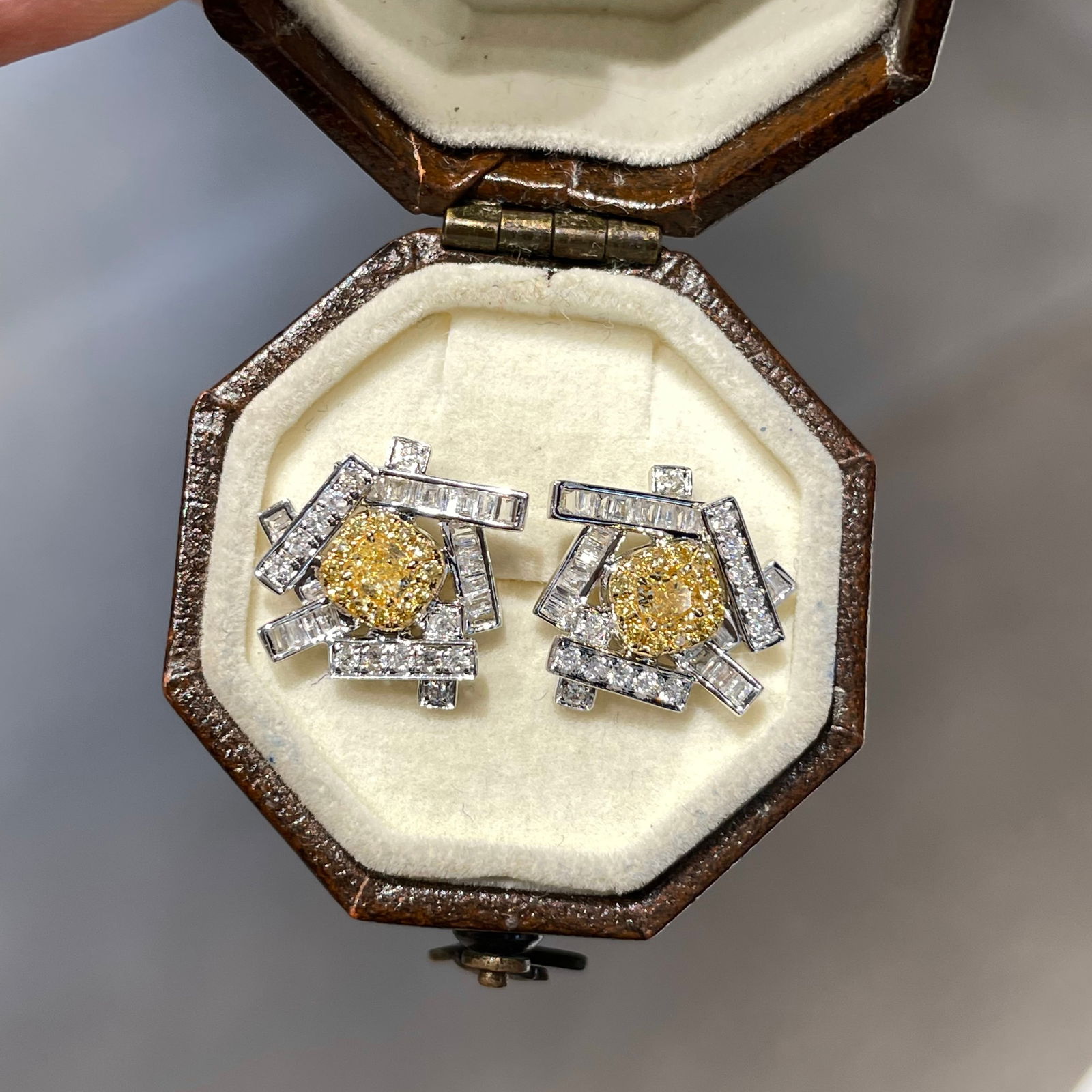 14k Gold 0.7 Ct Natural Color Diamond Earrings - 3