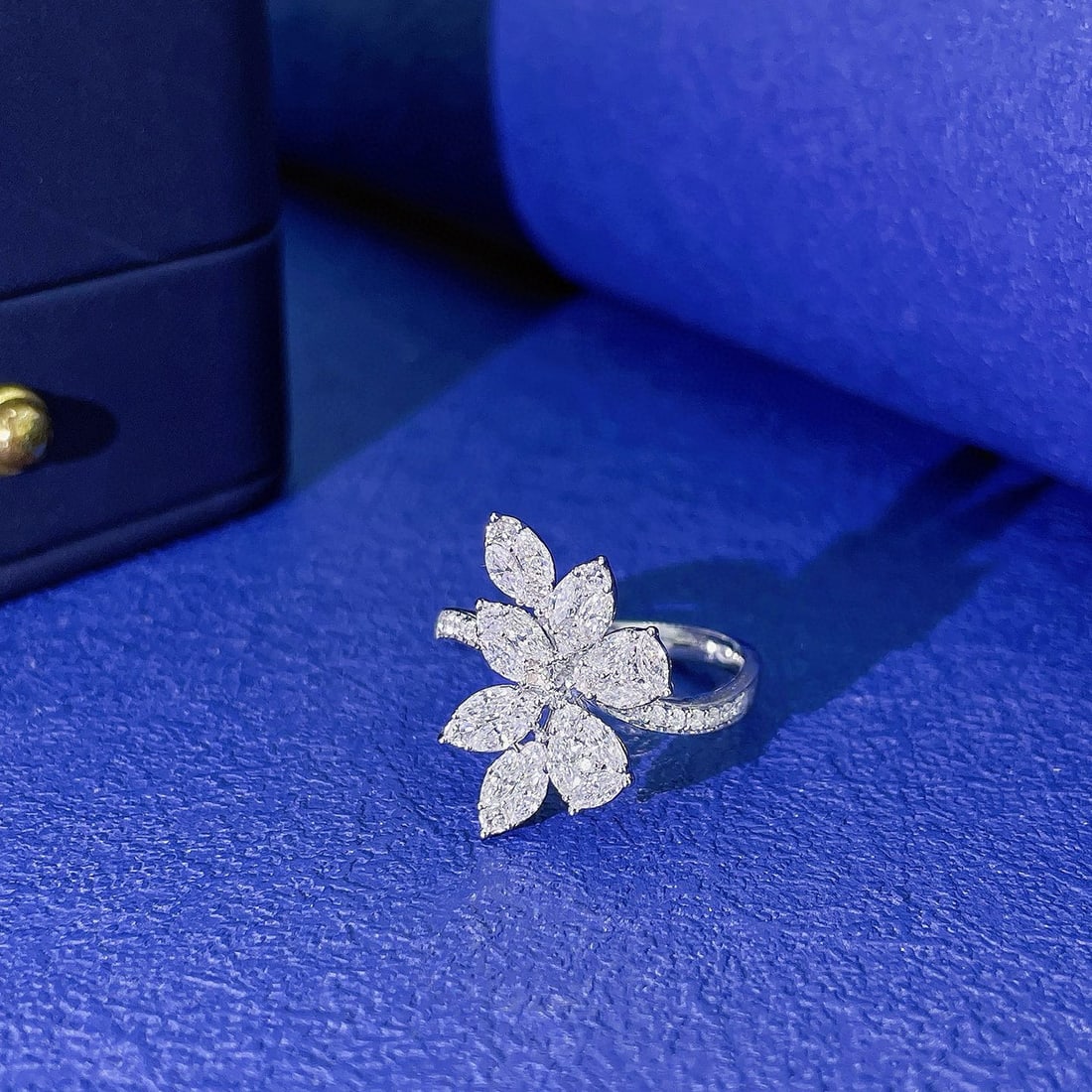 Express Shipping 18k Gold 0.86 Ctw Natural H Diamond Ring - 3