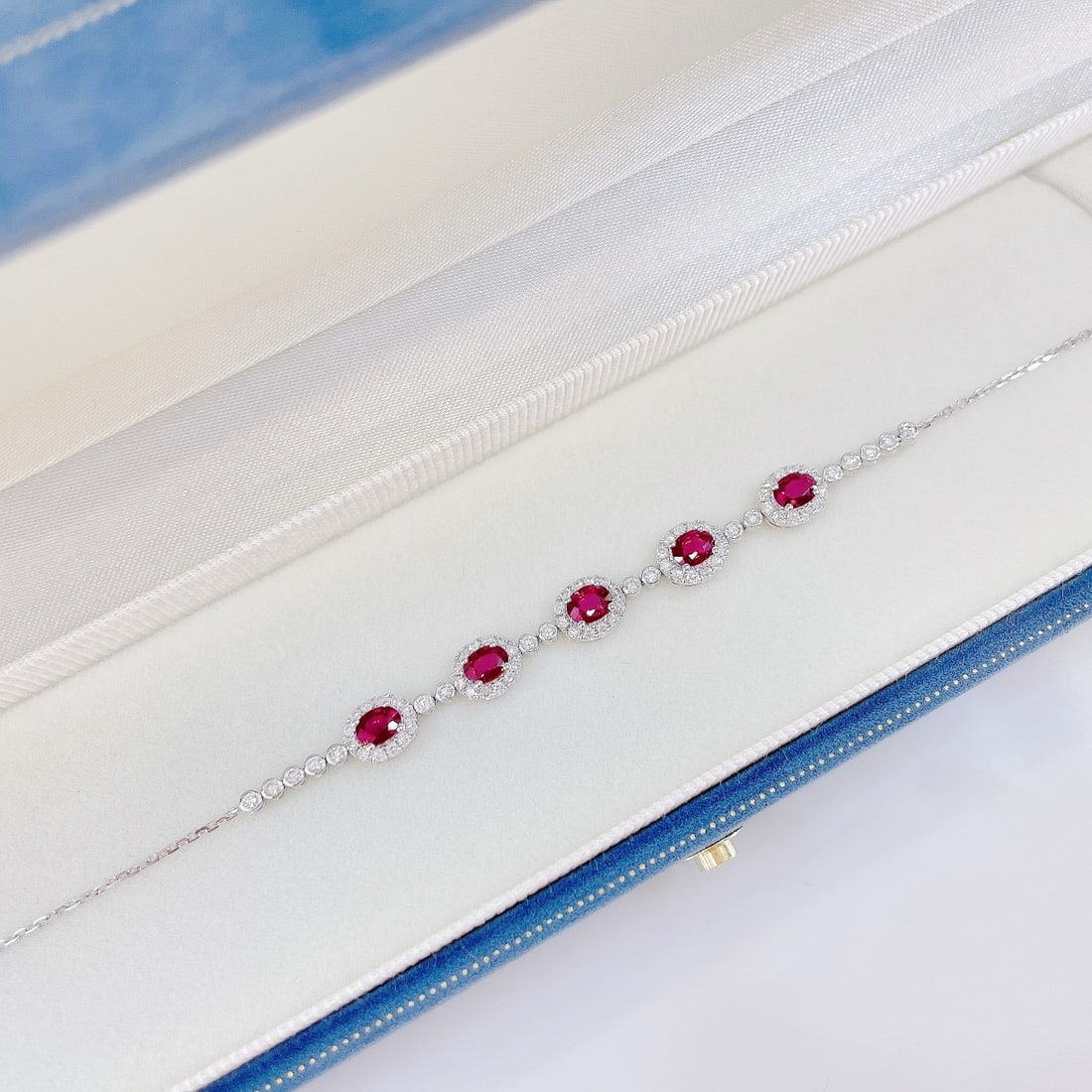 Express Shipping 18k Gold 2.00 Ctw Vivid Red Natural Ruby & Diamond Bracelet: Ref:21039 // gold content:18k gold // main gemstone:ruby // shape:oval // carat weight:1. 35ct // color:vivid red // treatment:natural // // adjacent gemstone 2 : diamond // shape:round // carat