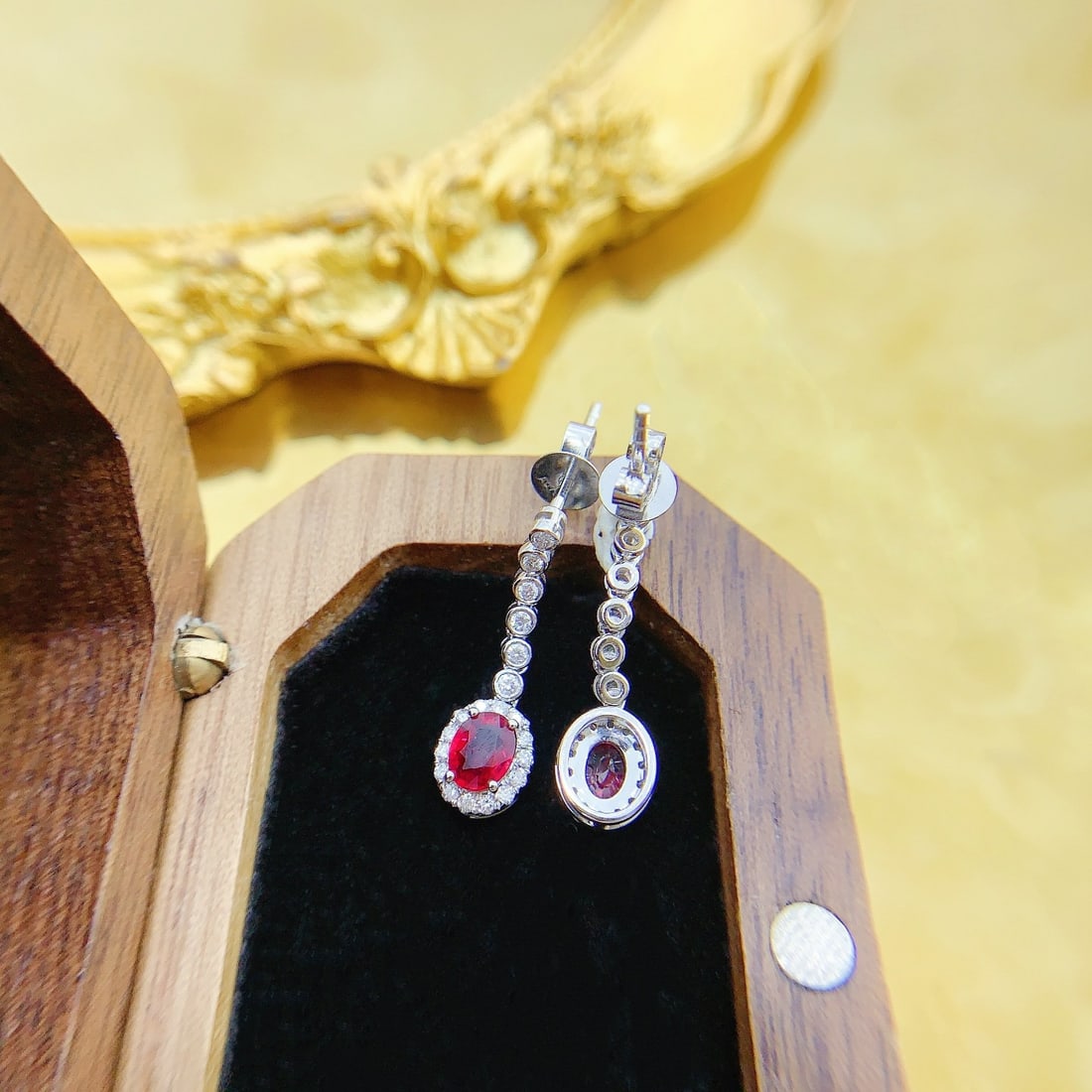 Express Shipping 18k Gold 0.88 Ctw Natural Ruby & Diamond Earrings - 4