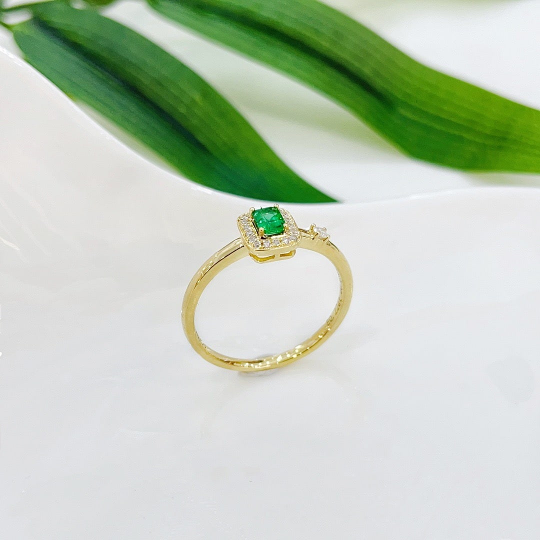 Express Shipping 18k Gold 0.31 Ctw Natural Emerald & Diamond Ring - 3