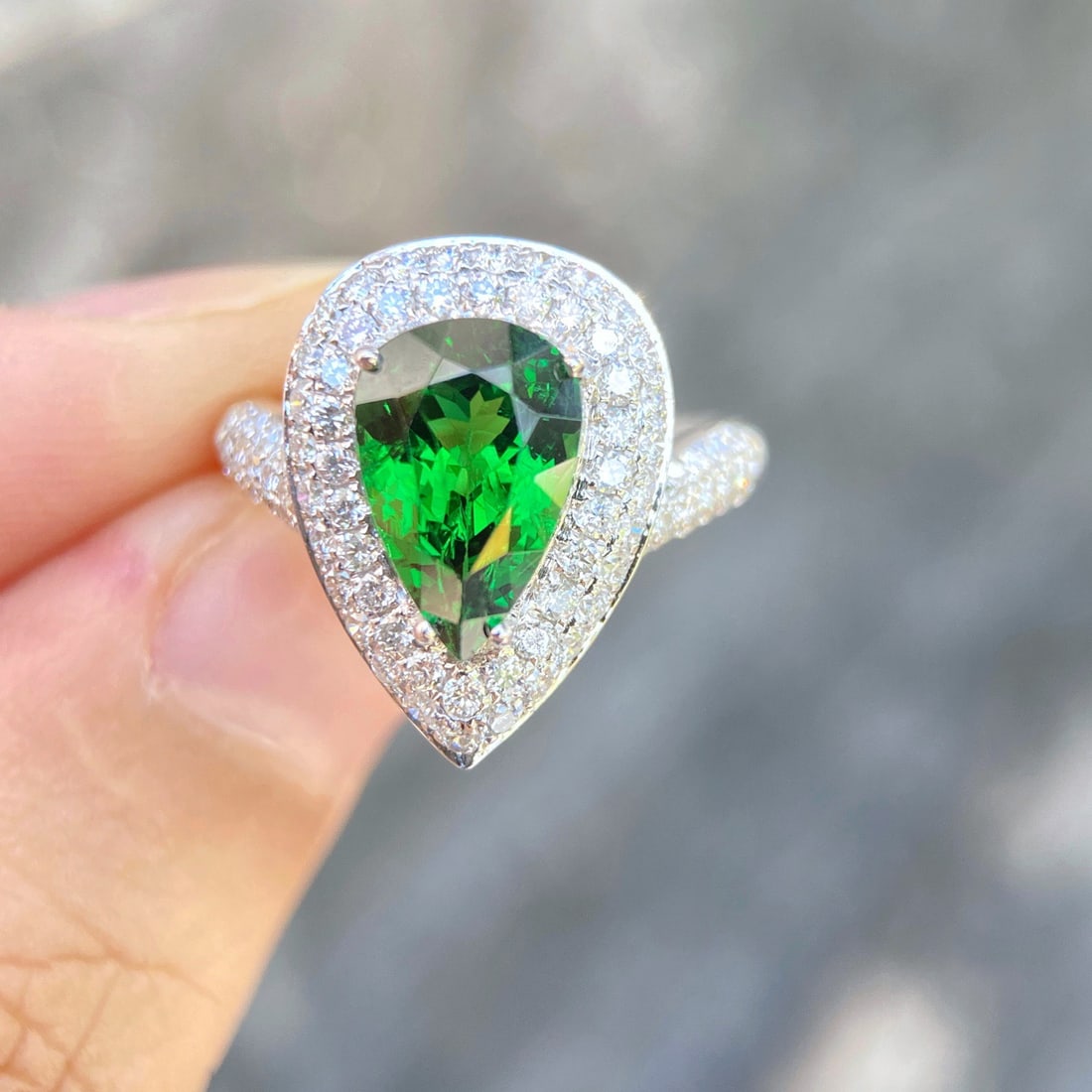 Express Shipping 18k Gold 3.20 Ctw Natural Tsavorite & Diamond Ring - 3