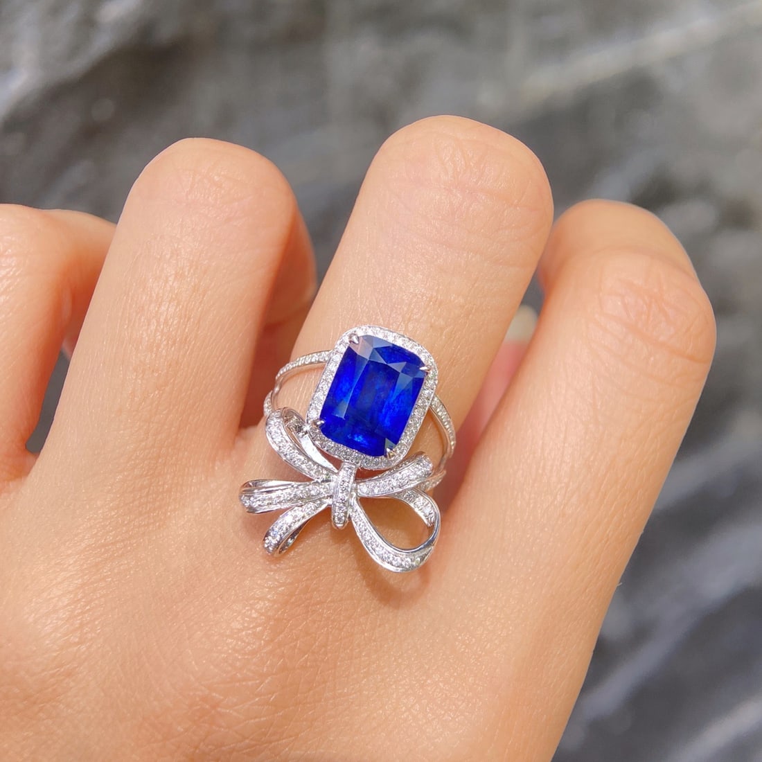 Express Shipping Pt950 5.00 Ctw Natural Sapphire & Diamond Ring - 3