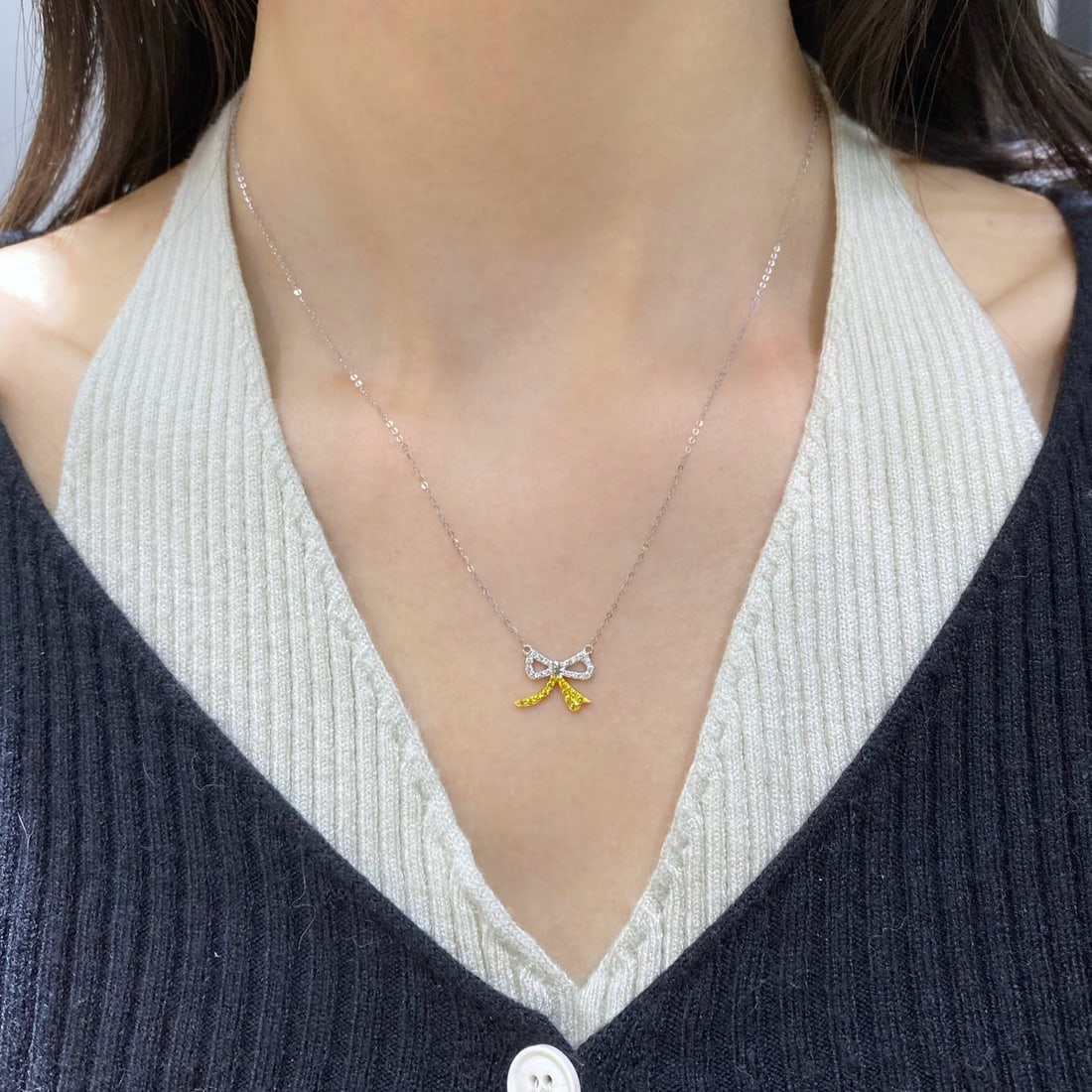 Express Shipping 18k Gold 0.19 Ct Natural Color Diamond Necklace - 2