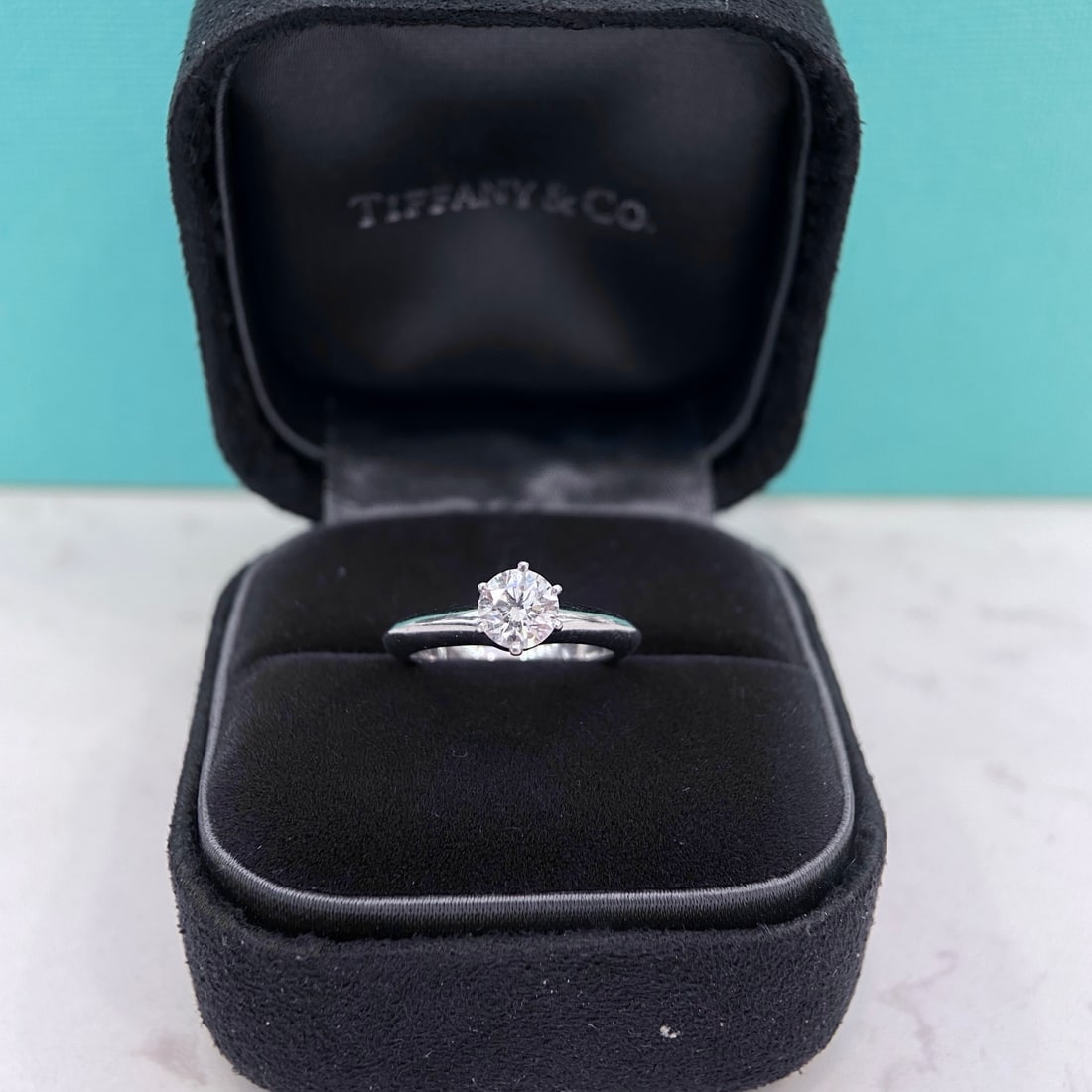 Express Shipping 18k Gold 0.56 Ct Natural G Diamond Ring: Ref:22268 // gold content:18k gold // ring size:4us // // main gemstone:diamond // shape:round // carat weight:0. 56ct // clarity grade:vvs1 // color:g // treatment:natural // cut grade:ex //