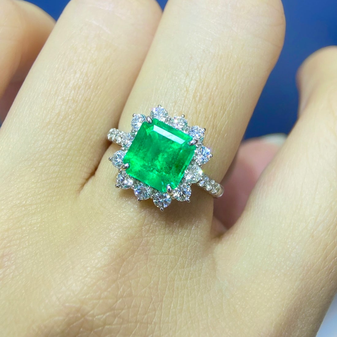 Express Shipping Pt950 3.86 Ctw Colombia Natural Emerald & Diamond Ring - 4