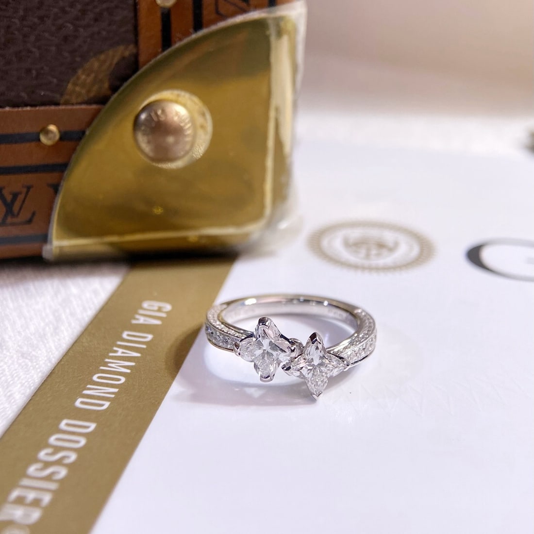 Express Shipping Gia Certified Express Shipping 18k Gold 1.06 Ct Natural E Vvs2 Diamond Ring: Ref:22297 // gold content:18k gold // ring size:5us // // main gemstone:diamond // certified:gia // shape & cut:lv monogram star/lv monogram flower // carat weight:1. 06ct // clarity grade:vvs2 //