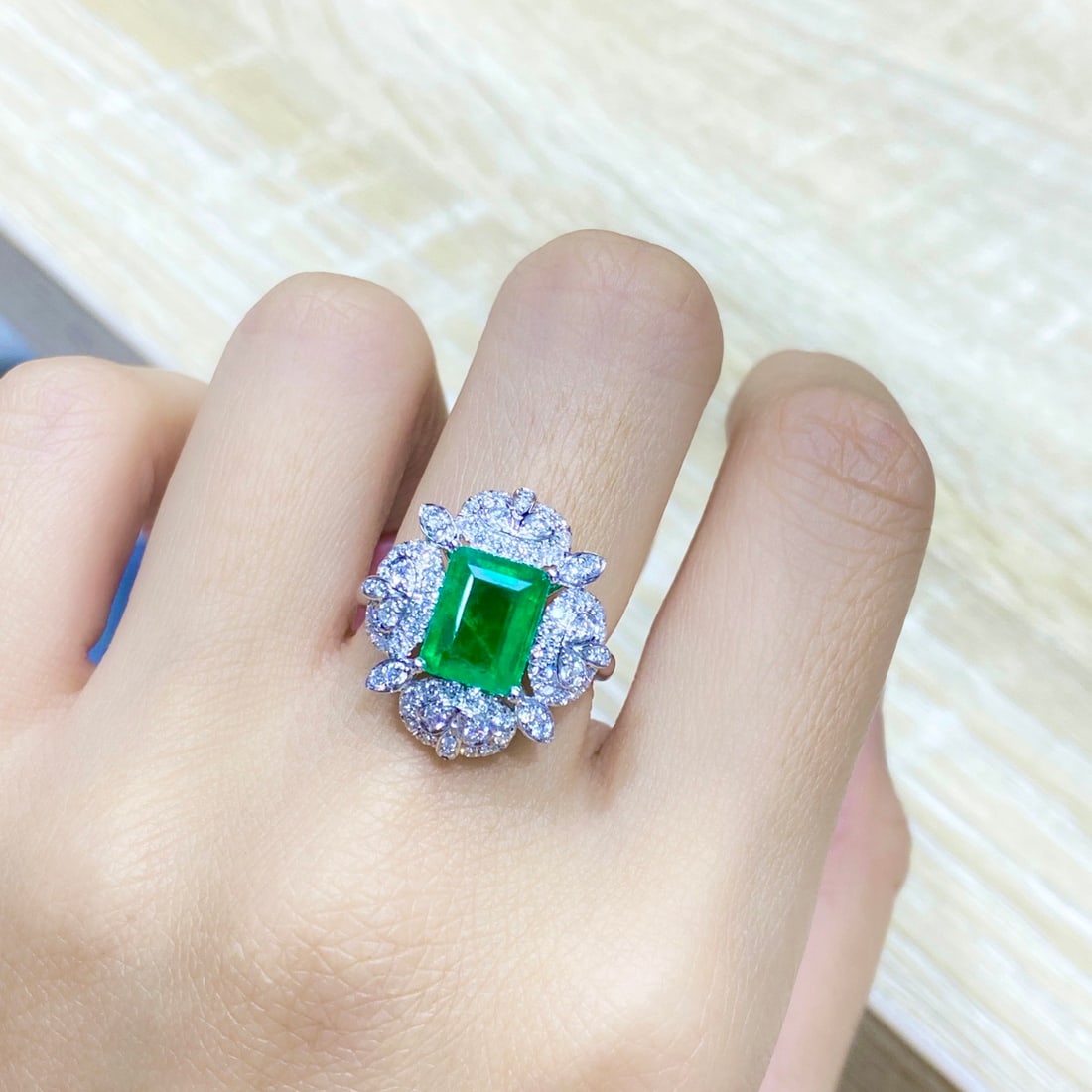 Express Shipping Grs(gemstone Reports) Certified Express Shipping 18k Gold 2.63 Ctw Vivid Green C... - 4