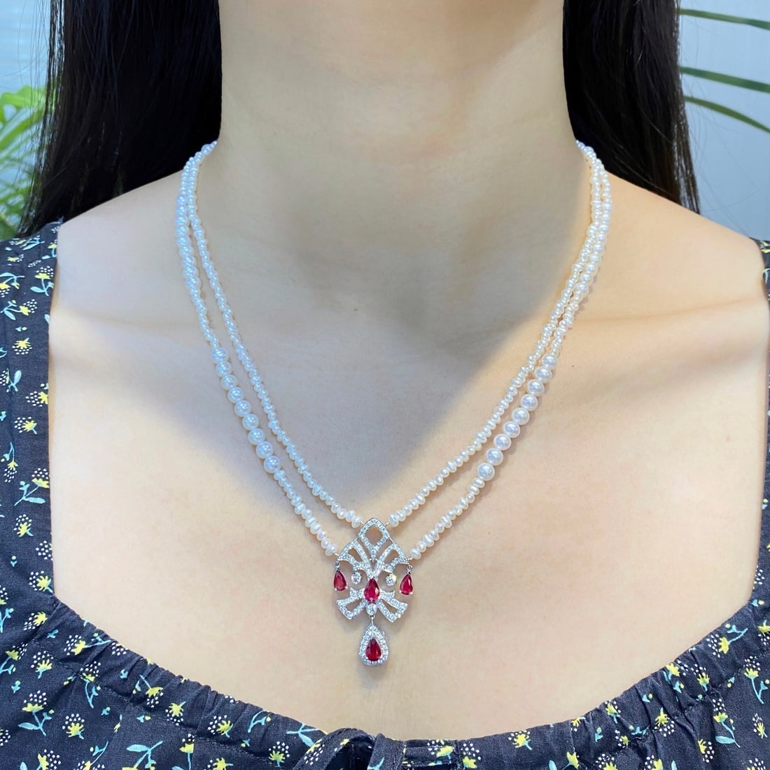 Express Shipping 18k Gold 1.5 Ctw Vivid Red Natural Ruby & Diamond Necklace - 3