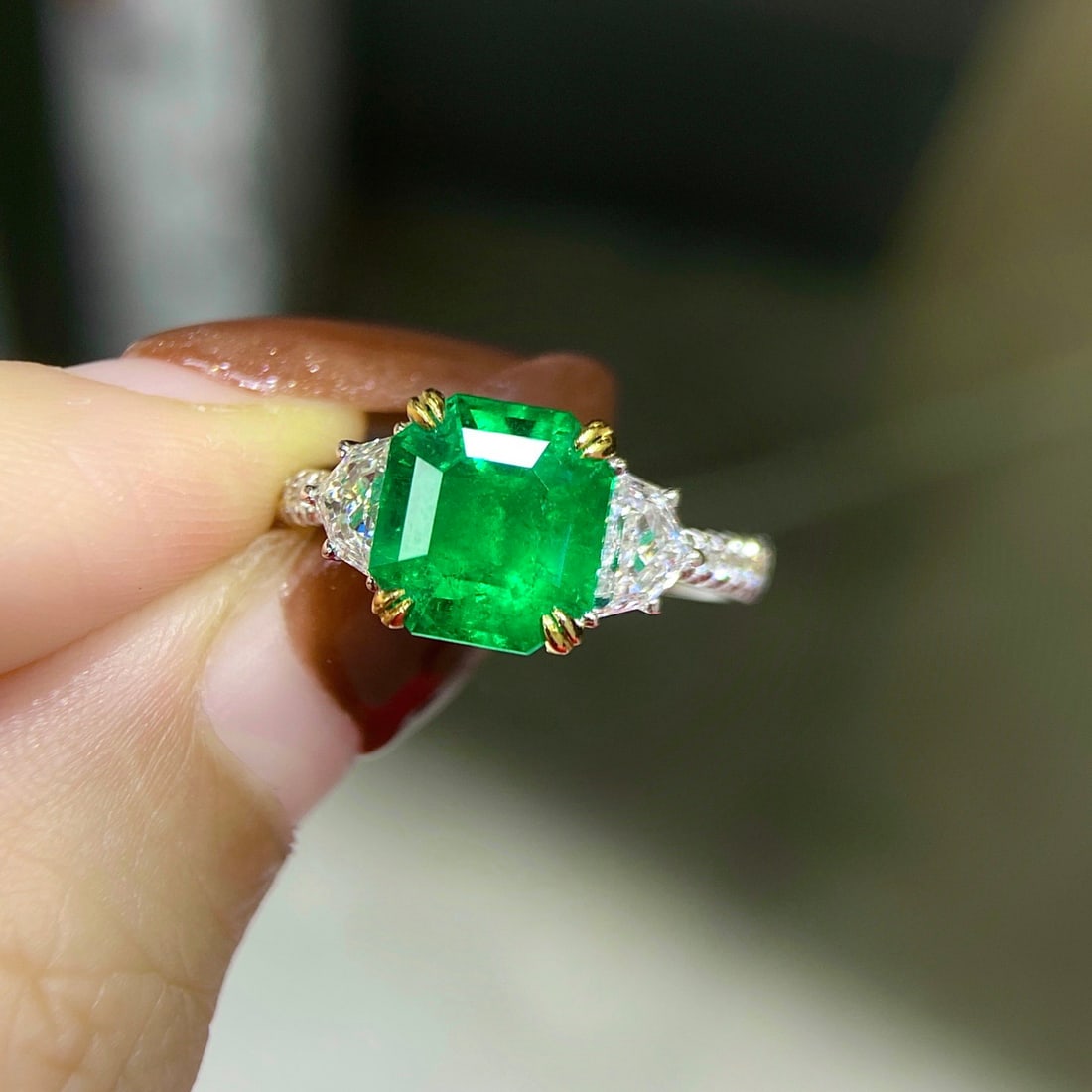 Express Shipping Grs(gemstone Reports) Certified Express Shipping 18k Gold 3.82 Ctw Vivid Green C... - 2