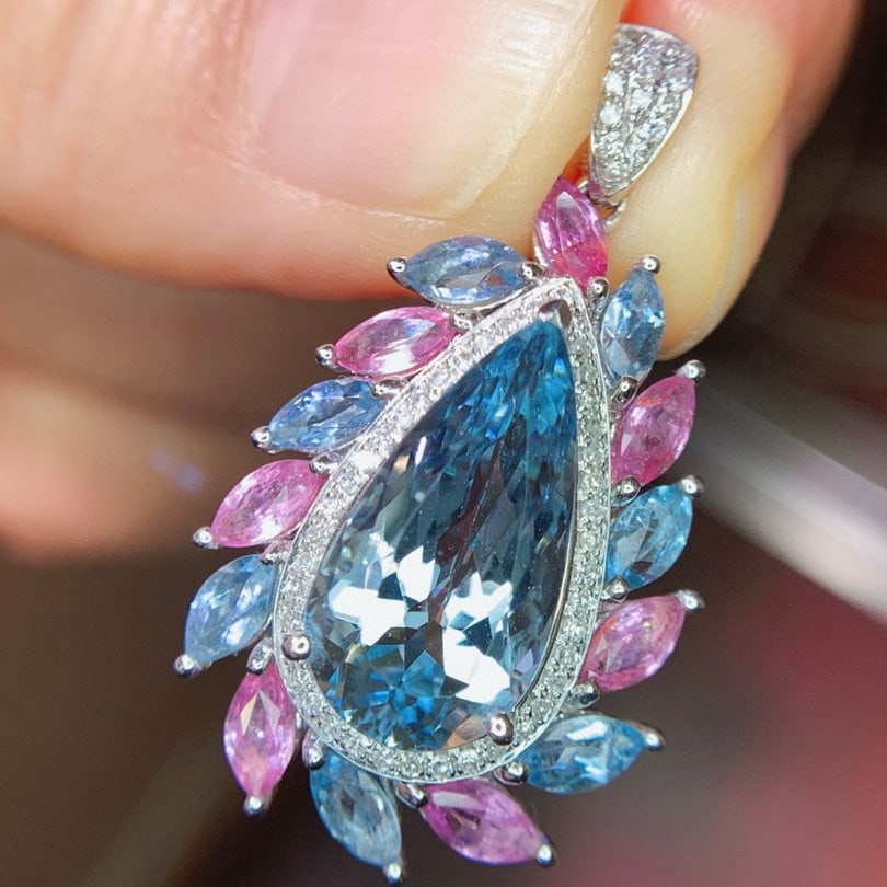 14k Gold 9.85 Ctw Natural Aquamarine & Sapphire Pendant( Without Chain ): Ref:231119019 // gold content:14k gold // main gemstone:aquamarine // shape:pear // carat weight:6. 65ct // color:blue // treatment:natural // // adjacent gemstone 2 : sapphire & aquamarine //