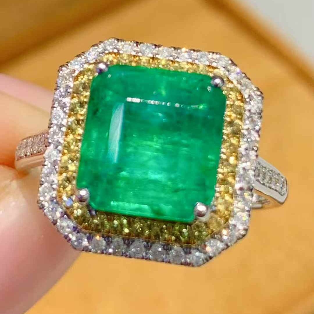 14k Gold 3.75 Ct Natural Emerald & Diamond Ring - 4