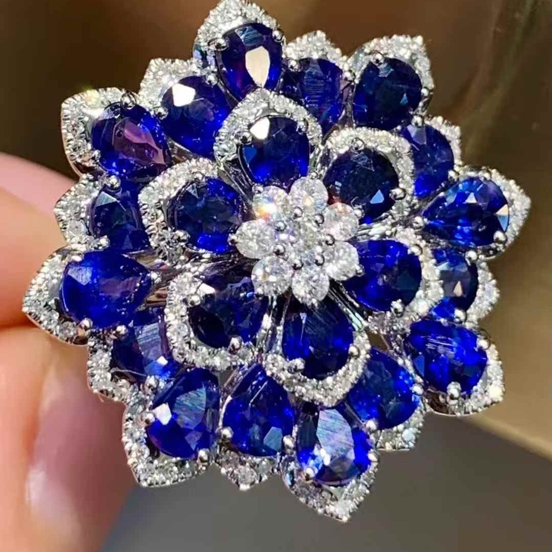 14k Gold 5.2 Ct Natural Sapphire & Diamond Ring - 3